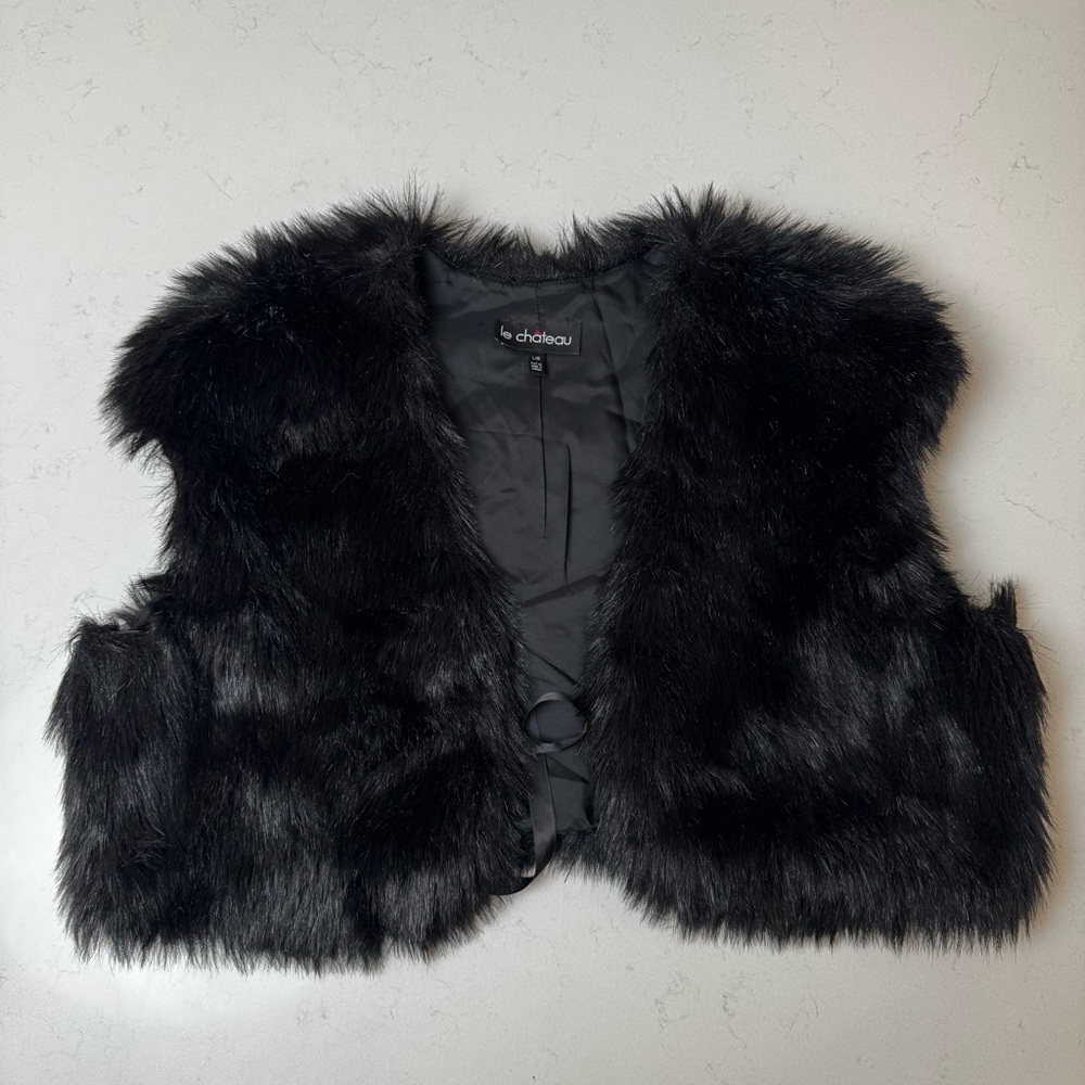 Le Chateau Elegant Black Vest